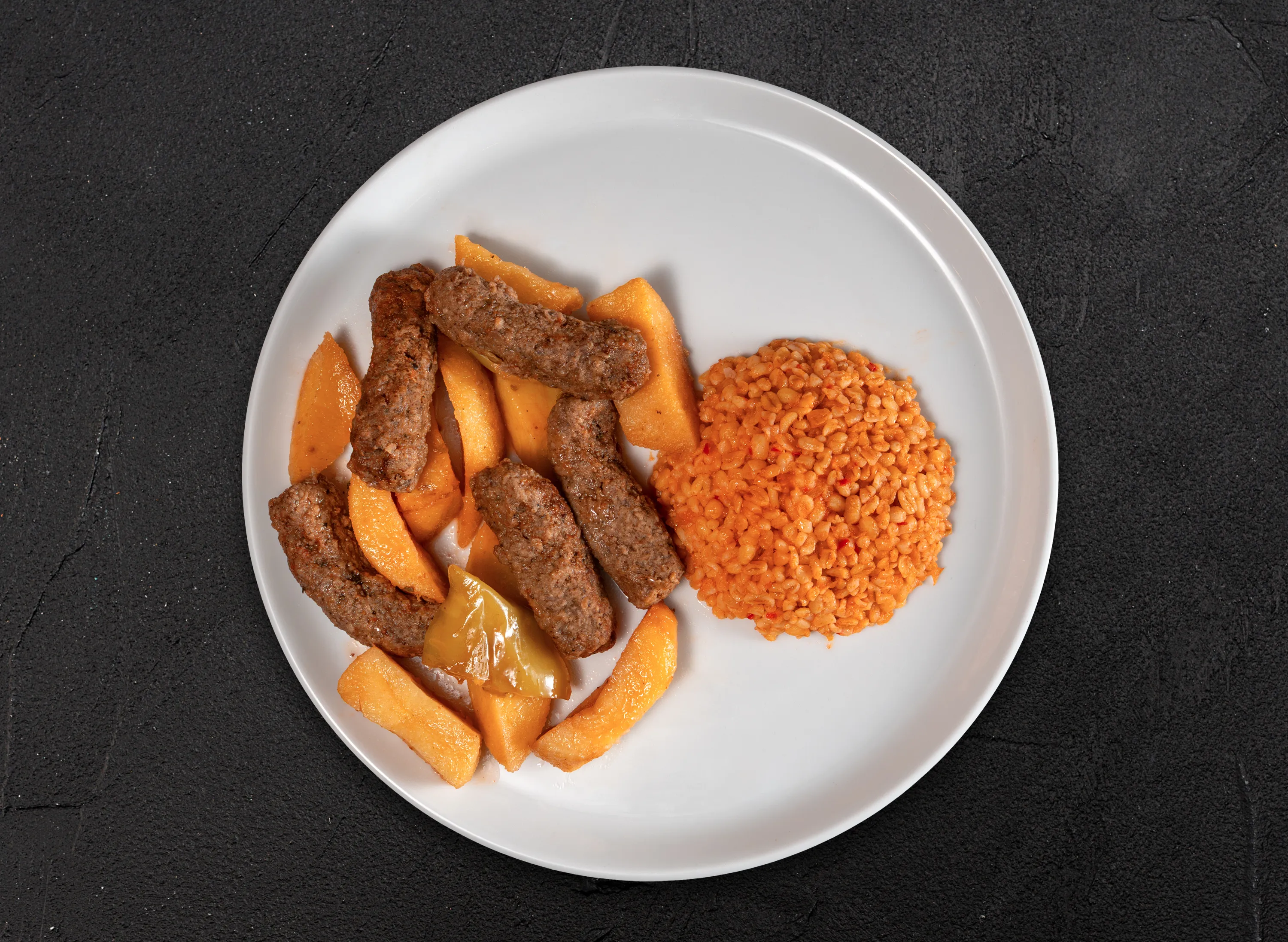 İzmir Köfte & Bulgur Pilavı