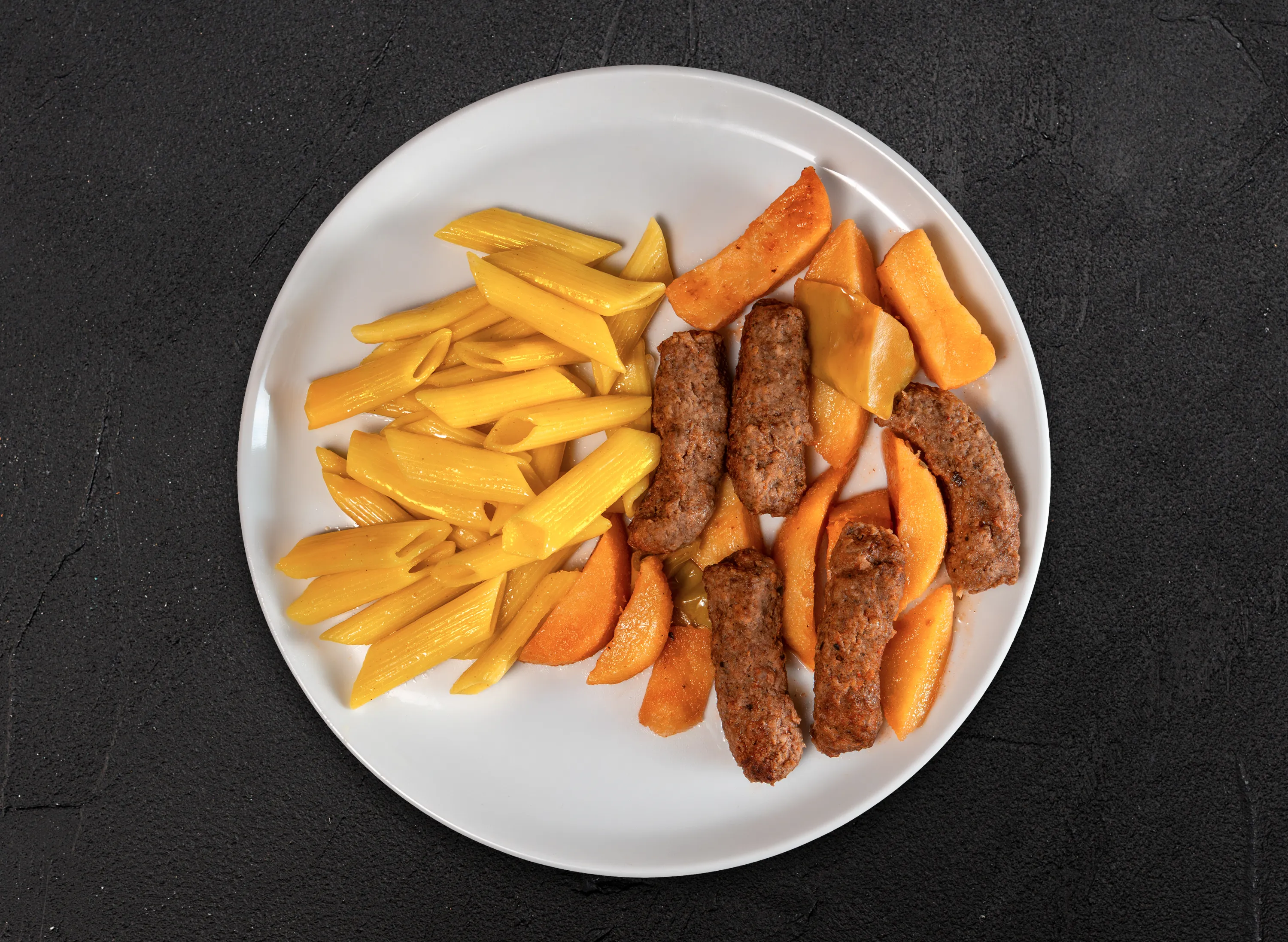 İzmir Köfte & Penne Makarna