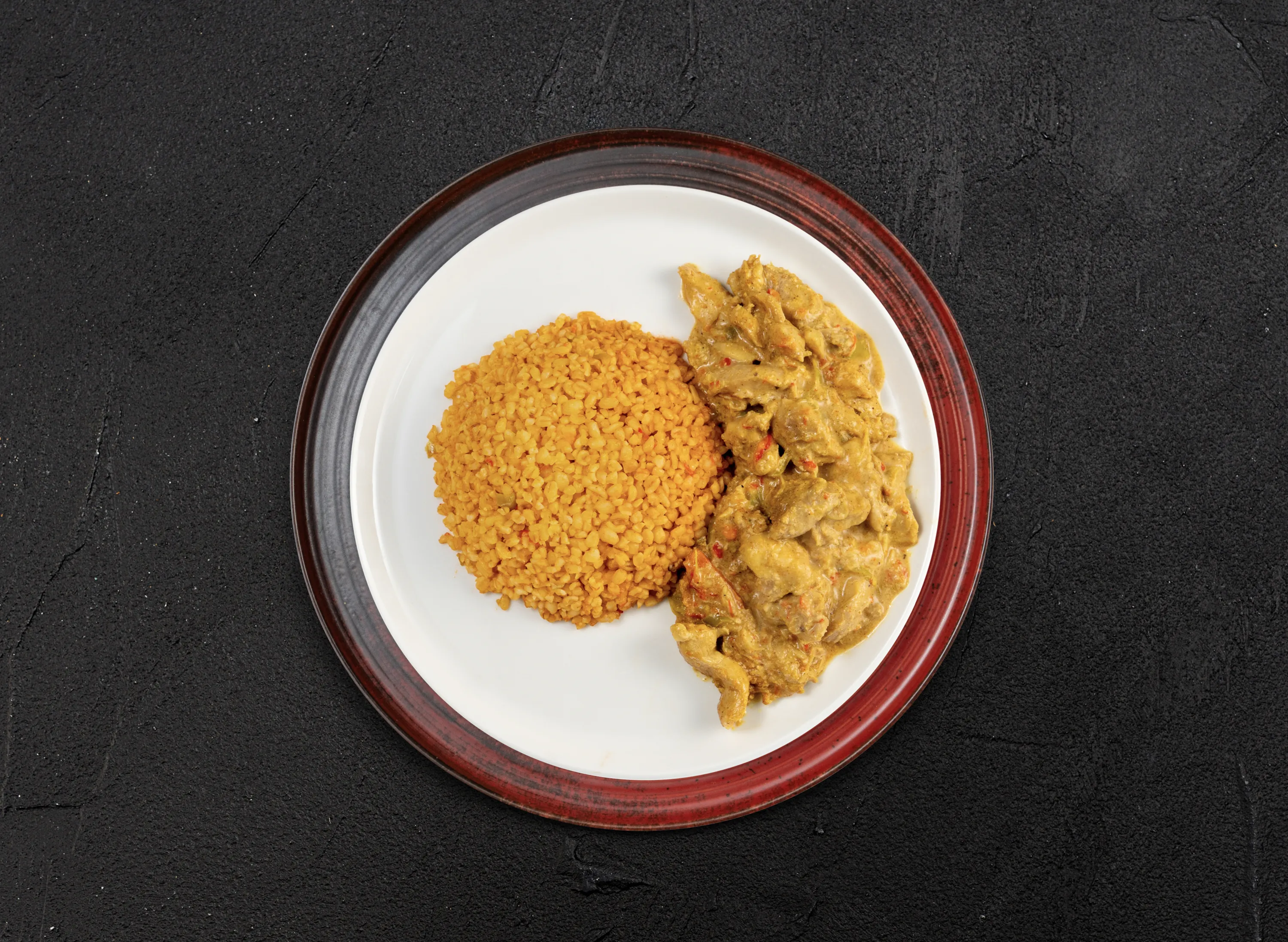 Köri Soslu Tavuk & Bulgur Pilavı